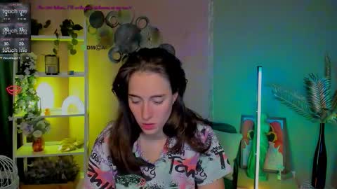 esma_shine online show from 10/08/25, 01:58