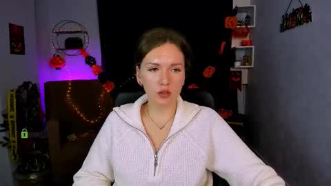 esma_shine online show from 10/23/25, 07:40