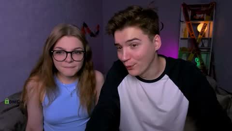 esma_shine online show from 10/24/25, 07:10