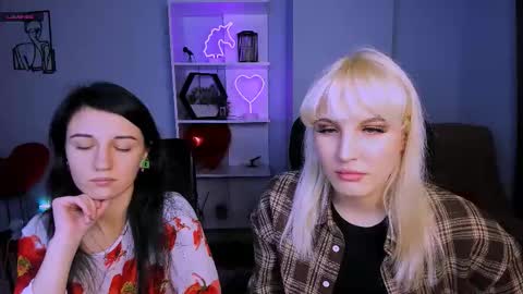 esma_shine online show from 11/24/25, 08:08