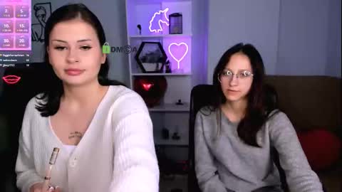 esma_shine online show from 11/26/25, 08:21