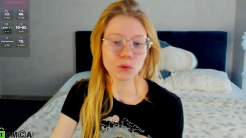 Esme Runn online show from 05/21/26, 03:02
