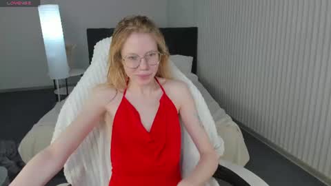 Esme Runn online show from 07/04/26, 03:02
