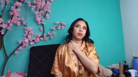 Snapshot of esmerald_1111 chatting on 11/18/25, 11:47 Esmeralda online show from 11/18/25, 11:47