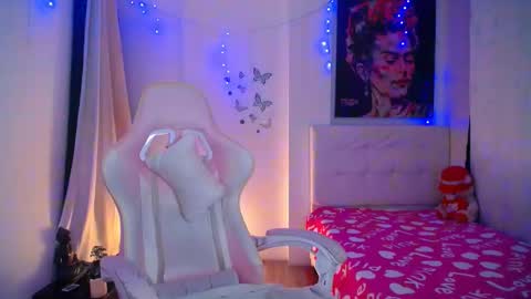 Esmeralda online show from 12/24/24, 01:39