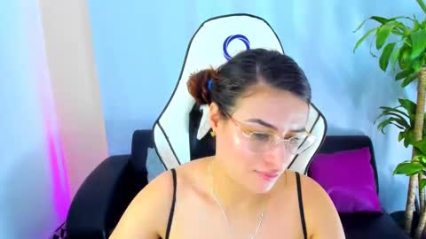 Esmeralda online show from 02/06/25, 10:10