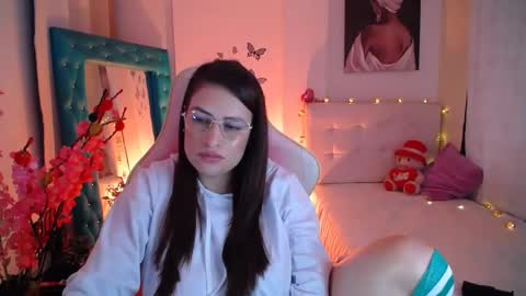 Esmeralda online show from 02/25/25, 02:00