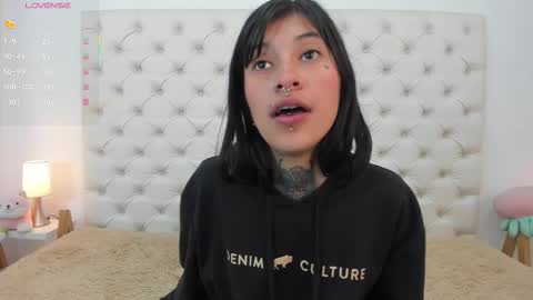 esmeralda  online show from 09/20/25, 04:08