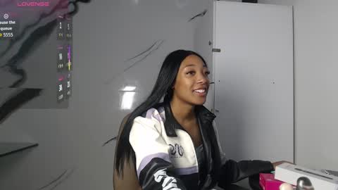 esmeralda_bk online show from 10/02/25, 11:01