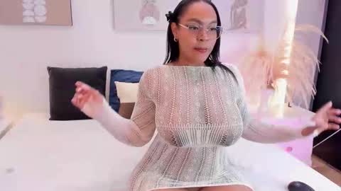 esmeralda online show from 02/14/26, 04:53