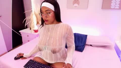 esmeralda online show from 03/10/26, 03:22