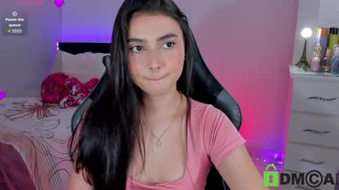 Snapshot of esmeralda_le chatting on 05/29/26, 07:56 Esmeralda online show from 05/29/26, 07:56