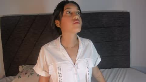 esme online show from 06/03/26, 02:33