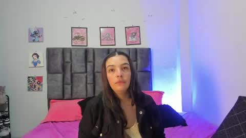 Perla online show from 06/21/26, 06:16