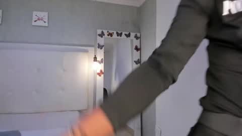 esmeraldanyx online show from 10/02/25, 09:11