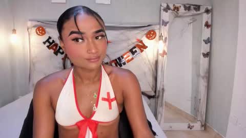 esmeraldanyx online show from 10/16/25, 09:27