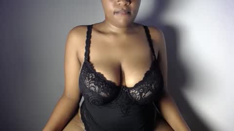 Esme online show from 05/10/26, 11:15