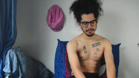 Snapshot of esnaider_man chatting on 02/22/25, 05:13 Esnider online show from 02/22/25, 05:13