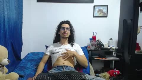 Snapshot of esnaider_man chatting on 04/26/26, 02:42 Esnider online show from 04/26/26, 02:42