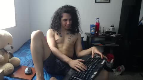 Snapshot of esnaider_man chatting on 04/30/26, 06:58 Esnider online show from 04/30/26, 06:58