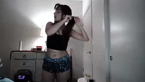 Snapshot of esoterickitten777 chatting on 12/14/25, 03:01 axe online show from 12/14/25, 03:01