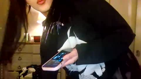 Snapshot of esoterickitten777 chatting on 01/08/26, 01:41 axe online show from 01/08/26, 01:41