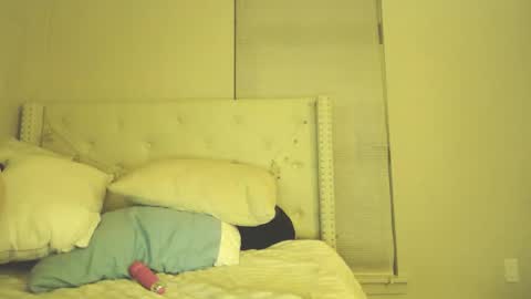 Snapshot of esoterickitten777 chatting on 01/09/26, 02:47 axe online show from 01/09/26, 02:47