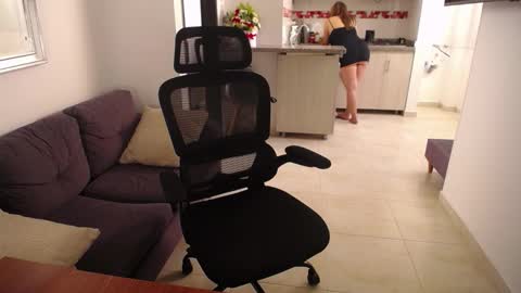 Snapshot of esperanza86_ chatting on 03/08/26, 02:21 Juliana online show from 03/08/26, 02:21