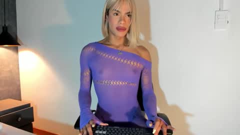 Salome online show from 10/14/25, 09:37