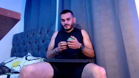 Snapshot of esteban_fer chatting on 01/27/25, 04:30 Esteban Fernandez online show from 01/27/25, 04:30