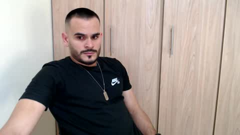 Snapshot of esteban_fer chatting on 02/06/25, 03:16 Esteban Fernandez online show from 02/06/25, 03:16