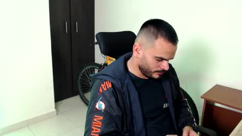 Esteban Fernandez online show from 11/15/25, 07:10