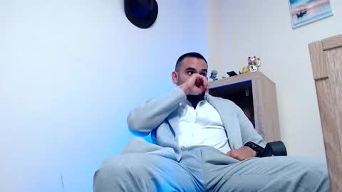 Esteban Fernandez online show from 02/08/26, 03:43