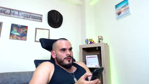 Snapshot of esteban_fer chatting on 03/30/26, 02:23 Esteban Fernandez online show from 03/30/26, 02:23