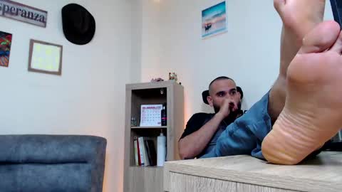 Snapshot of esteban_fer chatting on 04/22/26, 03:53 Esteban Fernandez online show from 04/22/26, 03:53