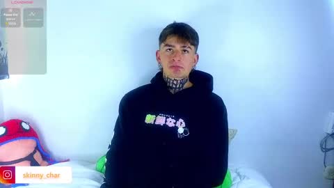 Snapshot of estebanchar_ chatting on 01/24/25, 04:39 Esteban independent model online show from 01/24/25, 04:39