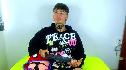 Snapshot of estebanchar_ chatting on 03/04/25, 01:38 Esteban independent model online show from 03/04/25, 01:38