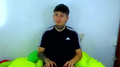 Snapshot of estebanchar_ chatting on 03/05/25, 01:28 Esteban independent model online show from 03/05/25, 01:28