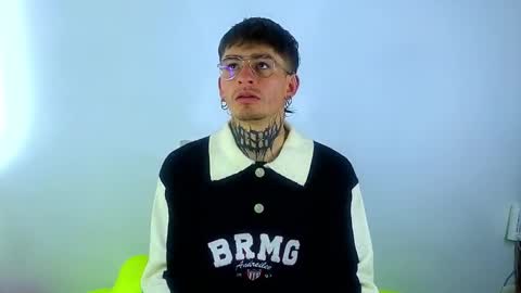 Snapshot of estebanchar_ chatting on 03/07/25, 01:40 Esteban independent model online show from 03/07/25, 01:40