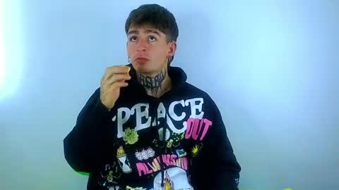 Snapshot of estebanchar_ chatting on 03/12/25, 03:18 Esteban independent model online show from 03/12/25, 03:18