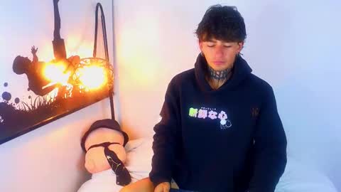 Snapshot of estebanchar_ chatting on 09/16/25, 10:16 Esteban independent model online show from 09/16/25, 10:16