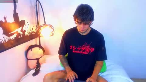 Snapshot of estebanchar_ chatting on 09/17/25, 07:32 Esteban independent model online show from 09/17/25, 07:32