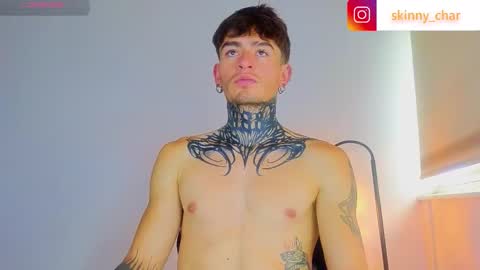 Snapshot of estebanchar_ chatting on 10/17/25, 05:26 Esteban independent model online show from 10/17/25, 05:26