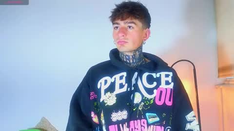 Snapshot of estebanchar_ chatting on 10/20/25, 10:59 Esteban independent model online show from 10/20/25, 10:59