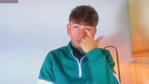 Snapshot of estebanchar_ chatting on 10/21/25, 11:00 Esteban independent model online show from 10/21/25, 11:00