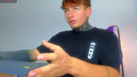 Snapshot of estebanchar_ chatting on 11/30/25, 10:36 Esteban independent model online show from 11/30/25, 10:36