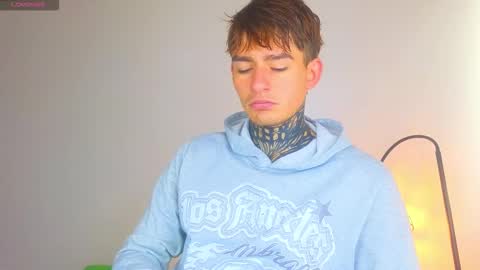 Snapshot of estebanchar_ chatting on 01/14/26, 01:06 Esteban independent model online show from 01/14/26, 01:06