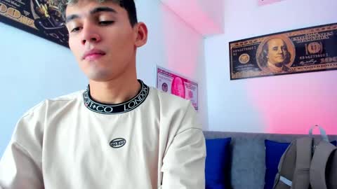 Snapshot of estebanperez_ chatting on 12/27/24, 12:01 Esteban online show from 12/27/24, 12:01