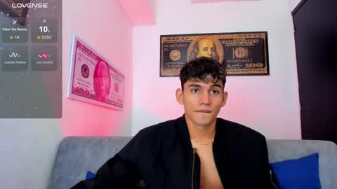 Snapshot of estebanperez_ chatting on 12/28/24, 03:15 Esteban online show from 12/28/24, 03:15