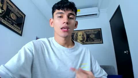 Snapshot of estebanperez_ chatting on 01/15/25, 12:04 Esteban online show from 01/15/25, 12:04